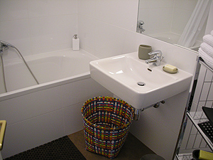 Badezimmer mit Badewanne